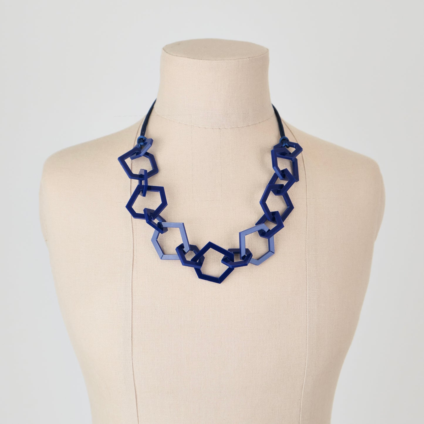 Navy Blue Acrylic Chain Necklace. (Copy) (Copy)