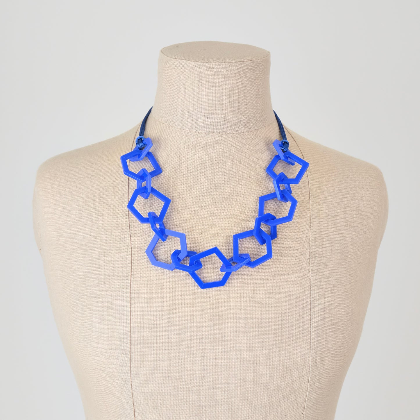 Royal Blue Acrylic Chain Necklace. (Copy)